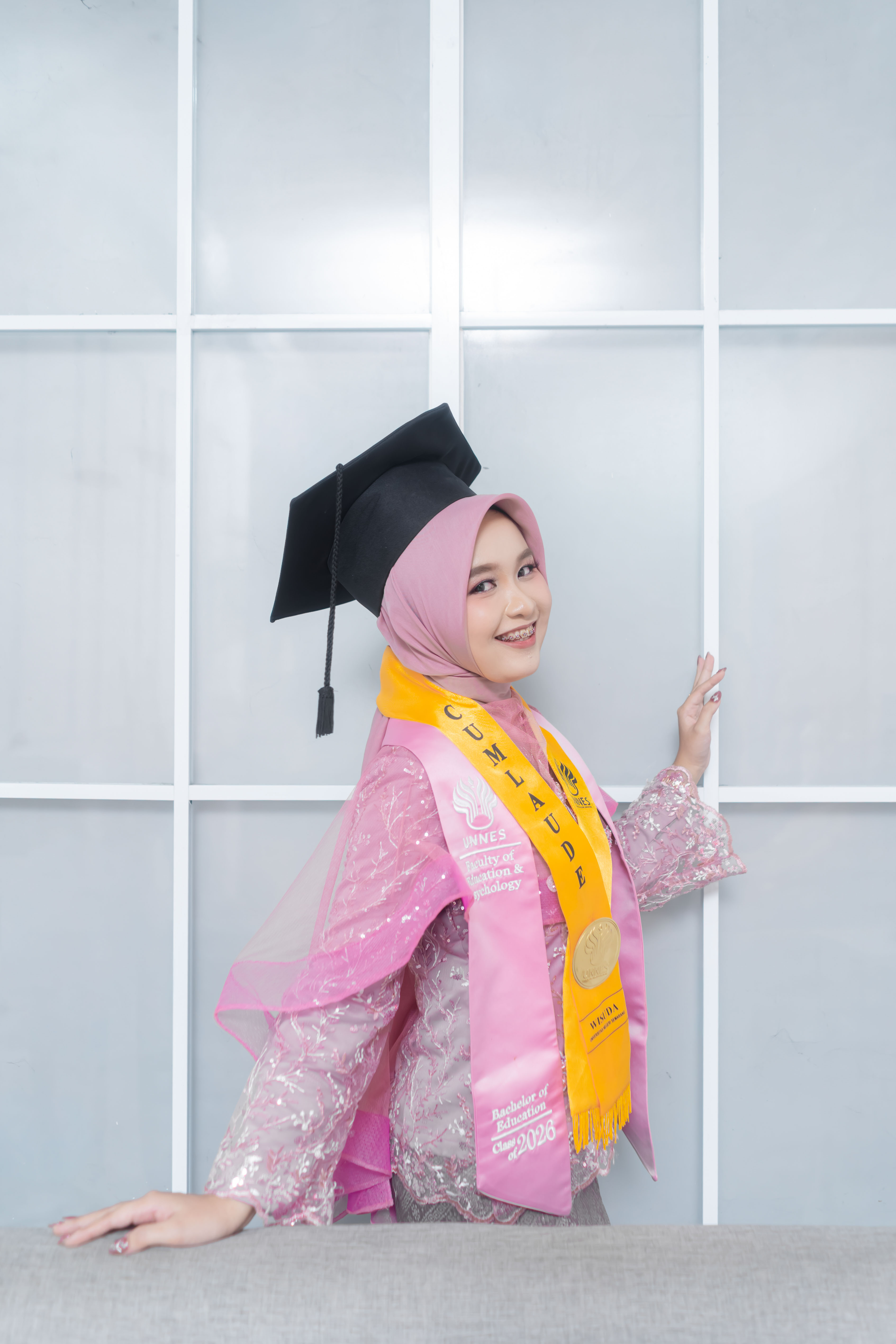 Contoh hasil Foto Studio Background 1 foto 1