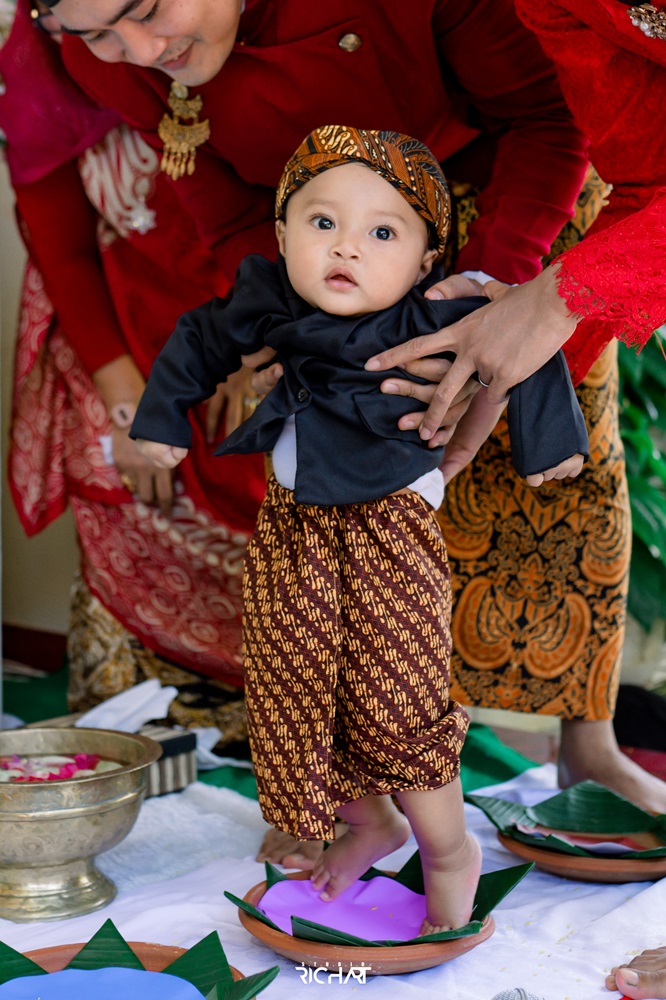 ULTAH & TEDAK SITEN 4